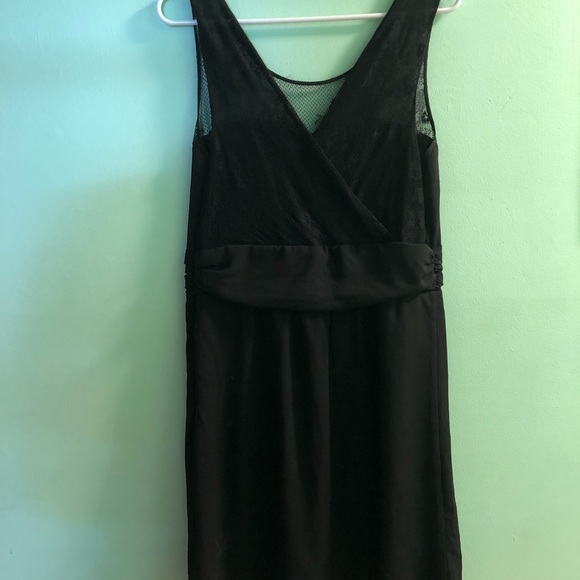 THE PERFECT LBD with lace accents - 12 - Picture 2 of 3